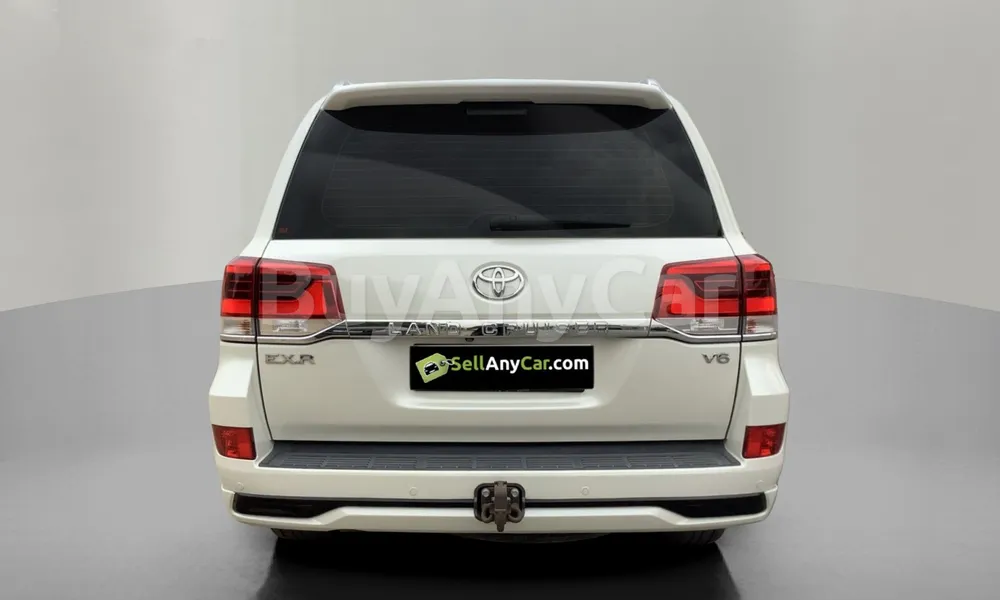 Vehicle photo 2