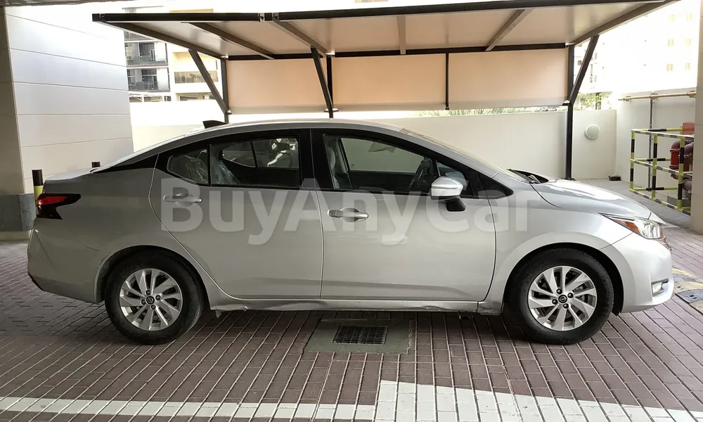 Vehicle photo 3