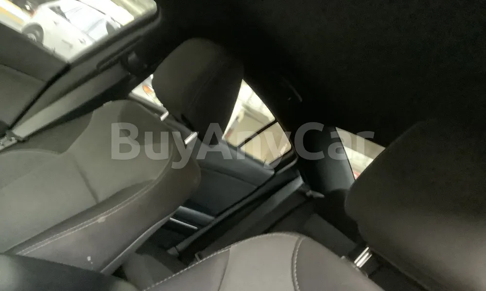 Vehicle photo 12