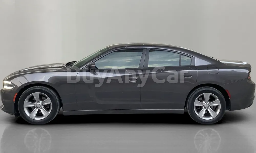 Vehicle photo 6