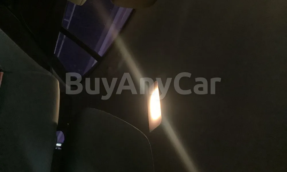Vehicle photo 5