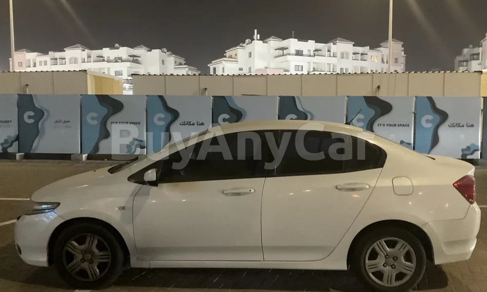 Vehicle photo 5