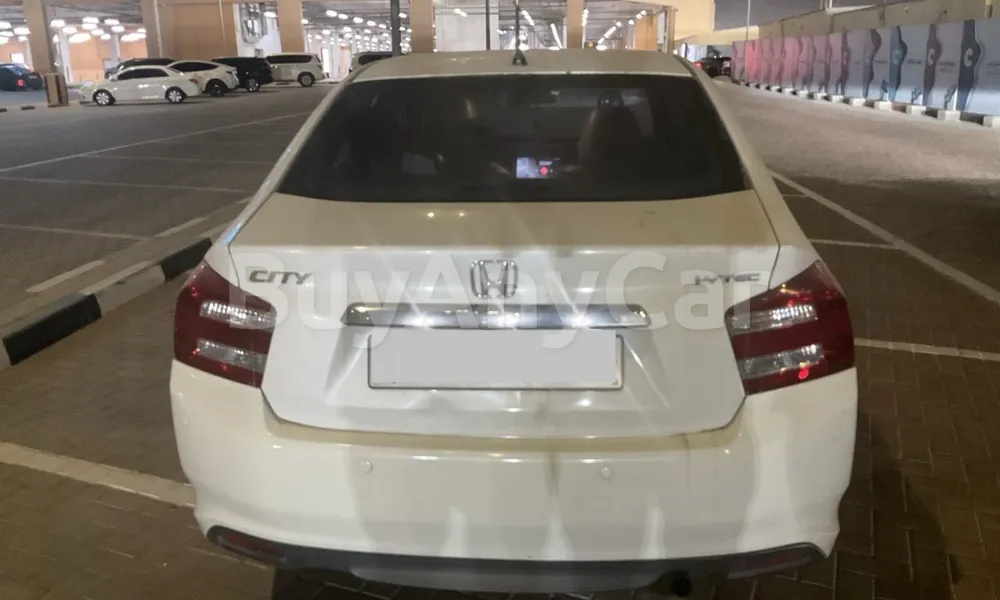 Vehicle photo 2