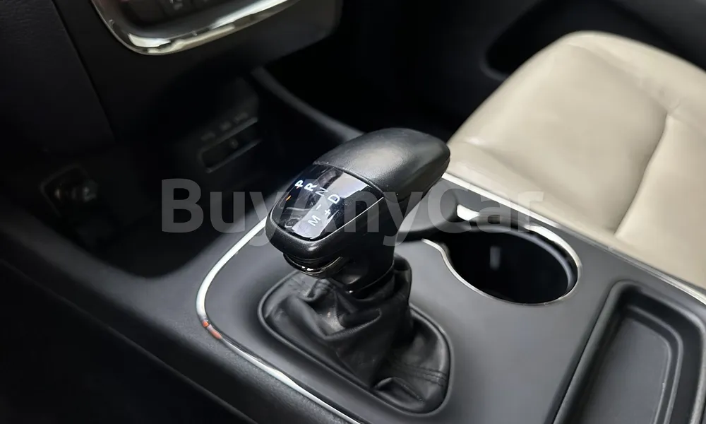 Vehicle photo 10