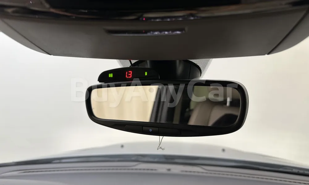 Vehicle photo 12
