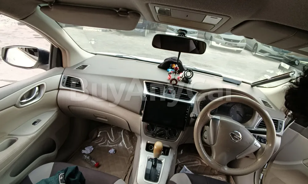 Vehicle photo 9