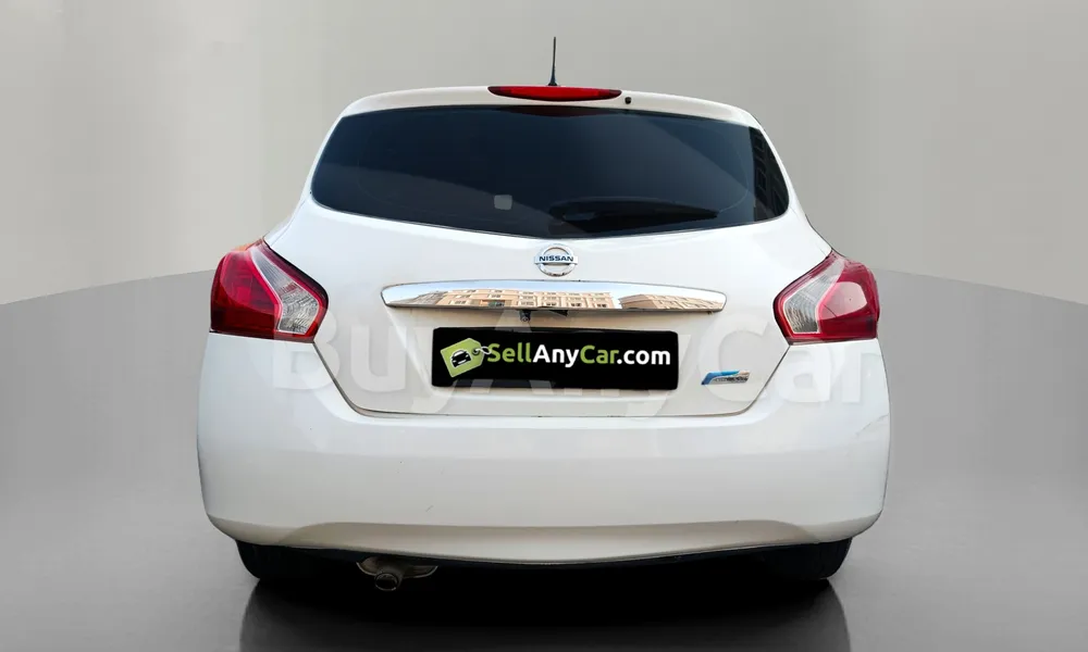 Vehicle photo 2