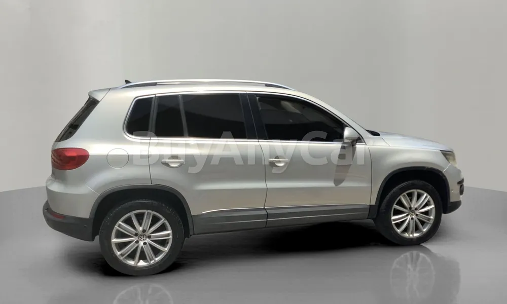 Vehicle photo 3
