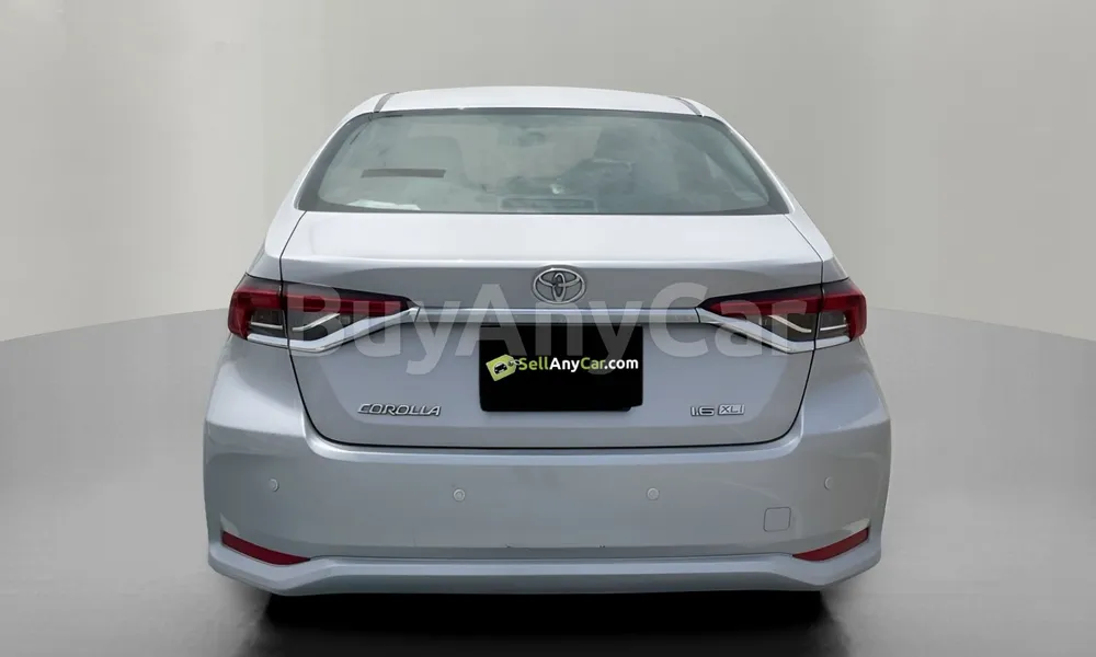 Vehicle photo 2