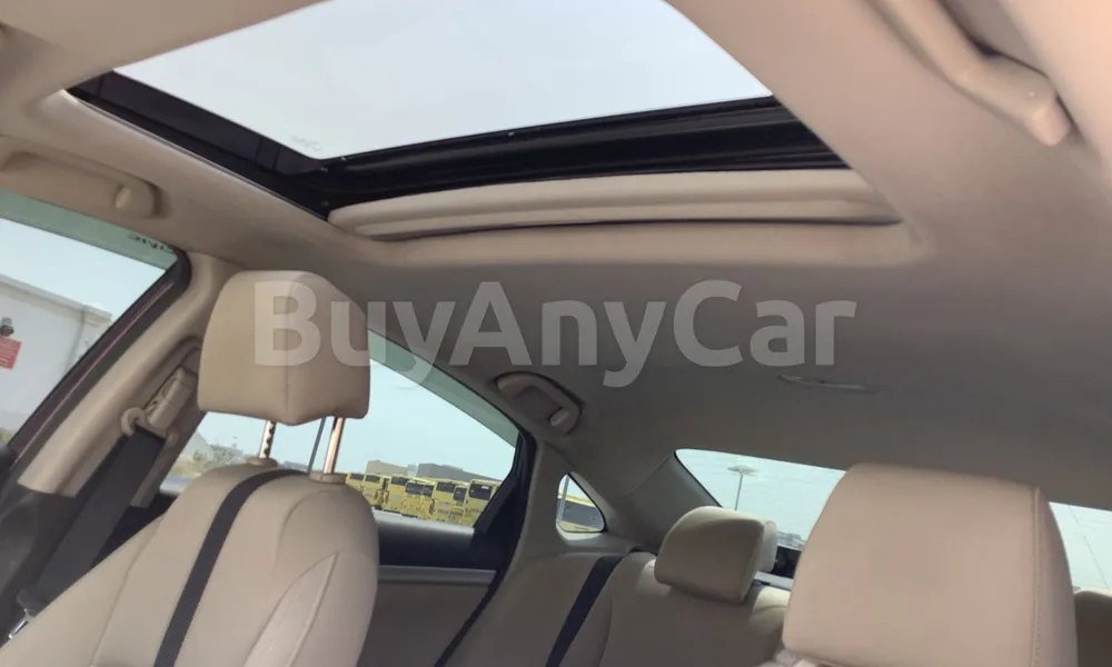 Vehicle photo 7