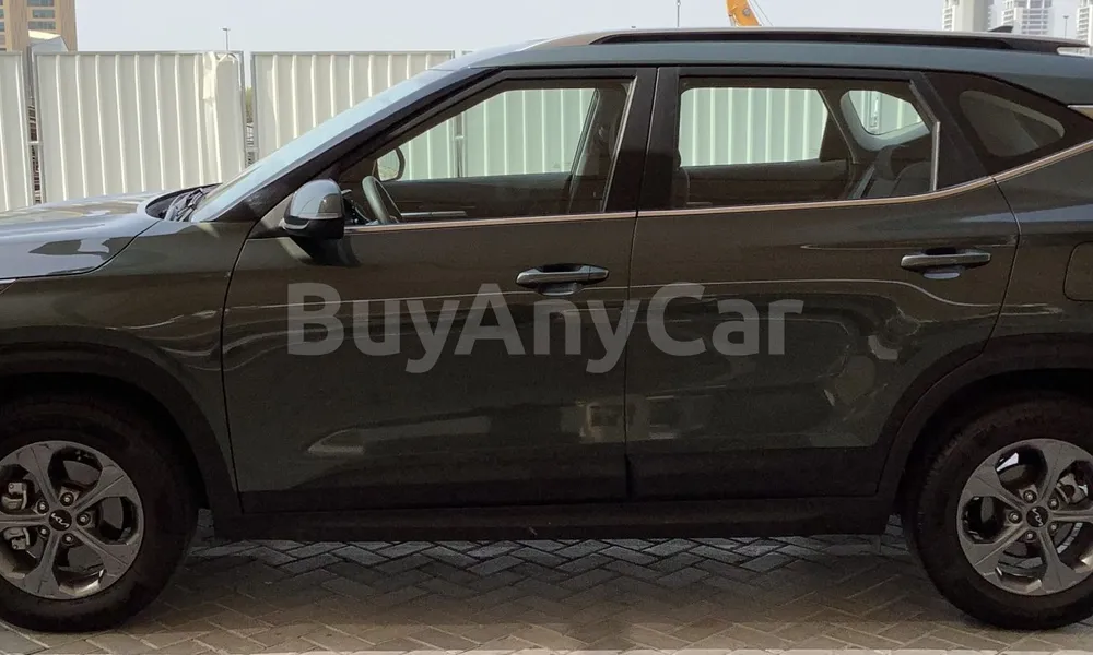 Vehicle photo 4