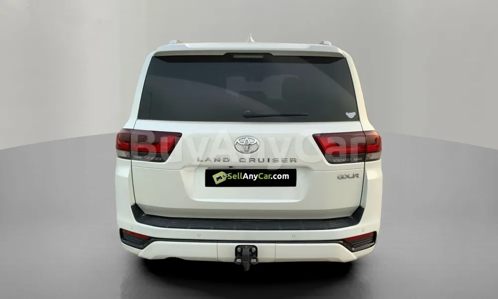 Vehicle photo 2