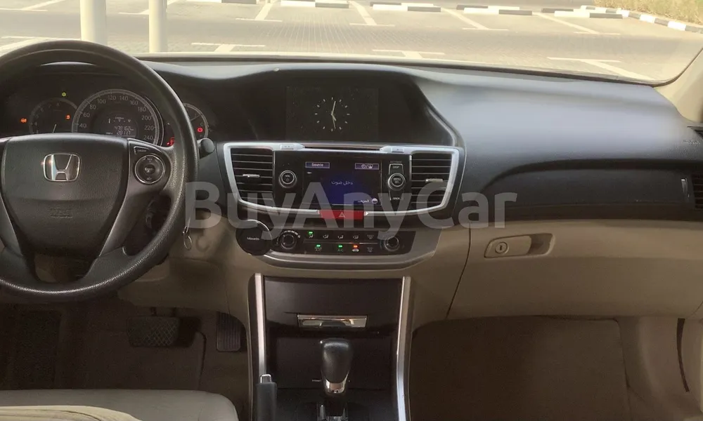 Vehicle photo 8