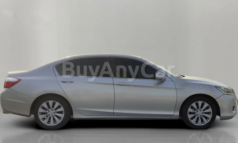Vehicle photo 3