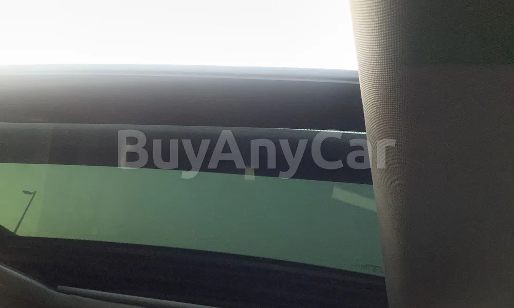 Vehicle photo 9