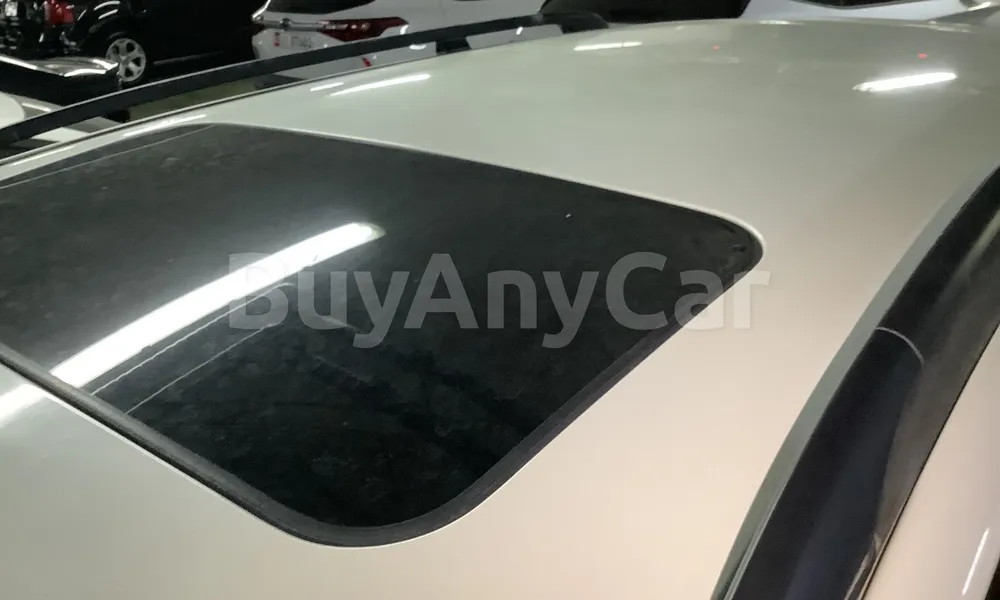 Vehicle photo 5
