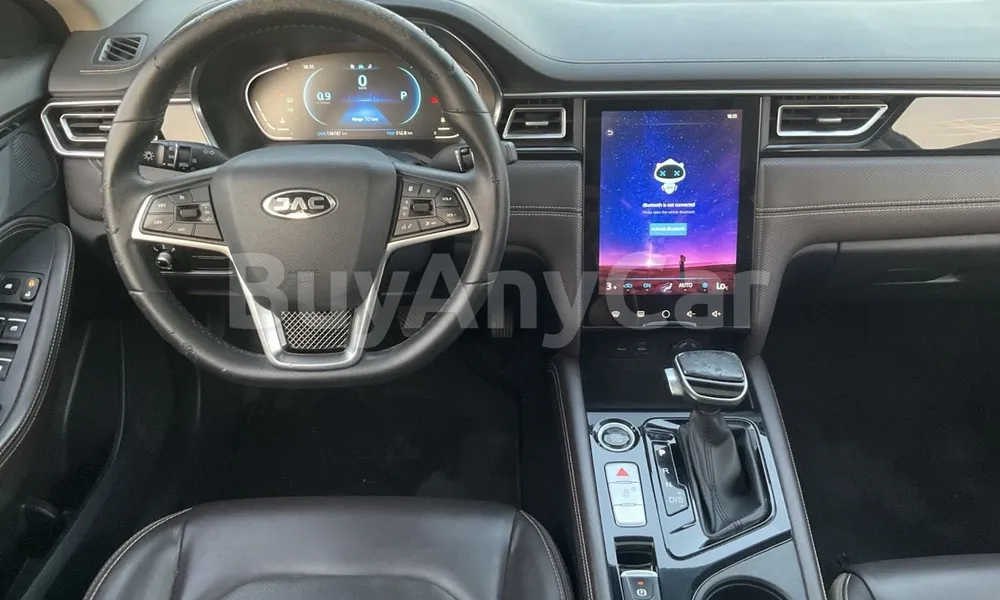 Vehicle photo 9
