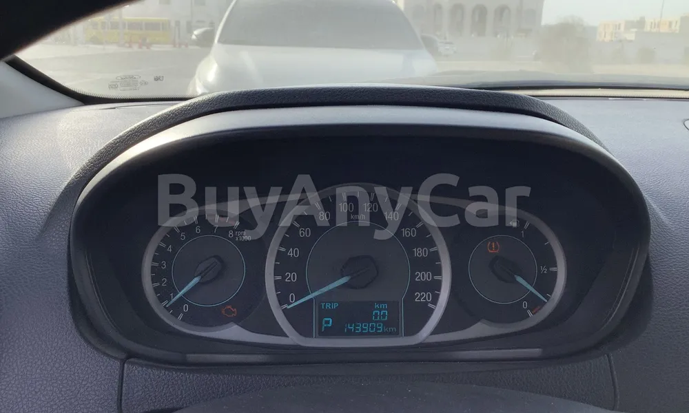 Vehicle photo 6