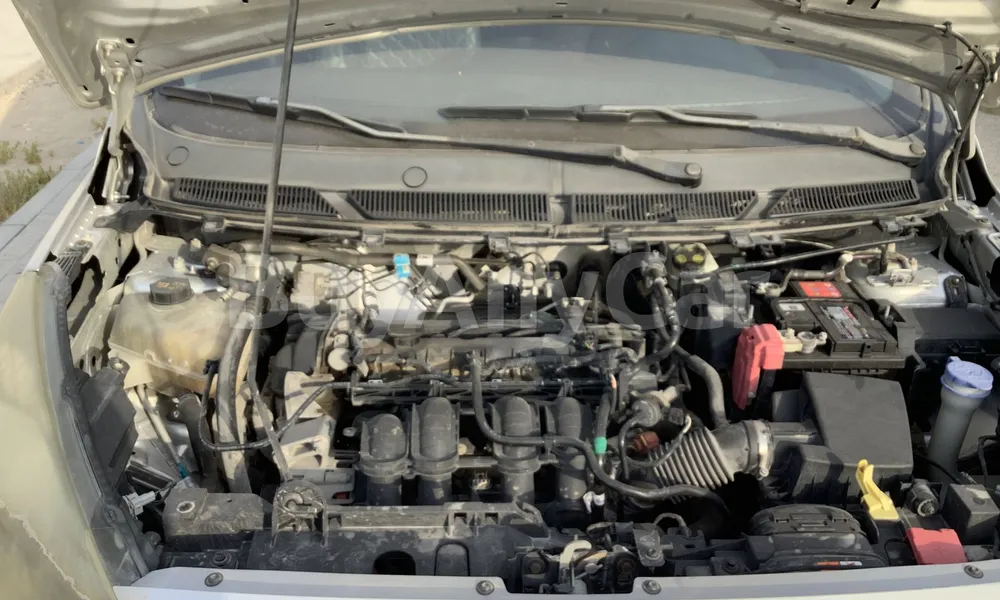 Vehicle photo 8