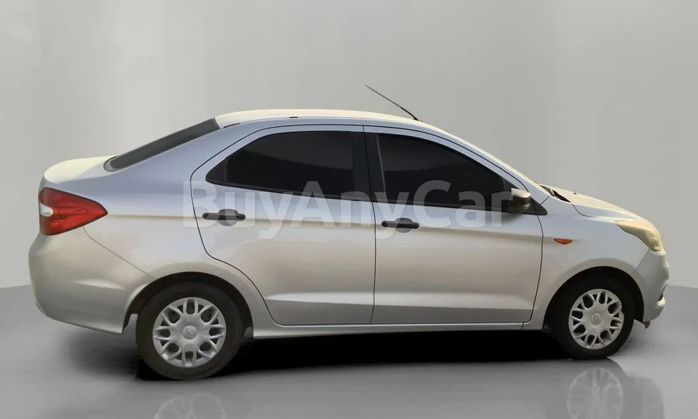 Vehicle photo 3