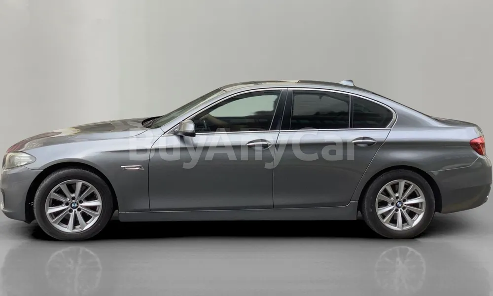 Vehicle photo 5