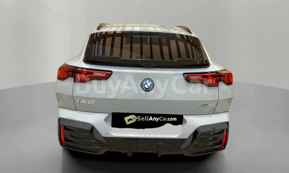 Vehicle photo 2