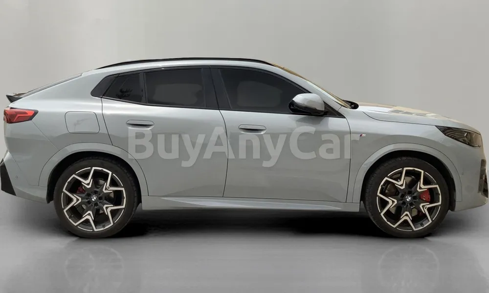Vehicle photo 3