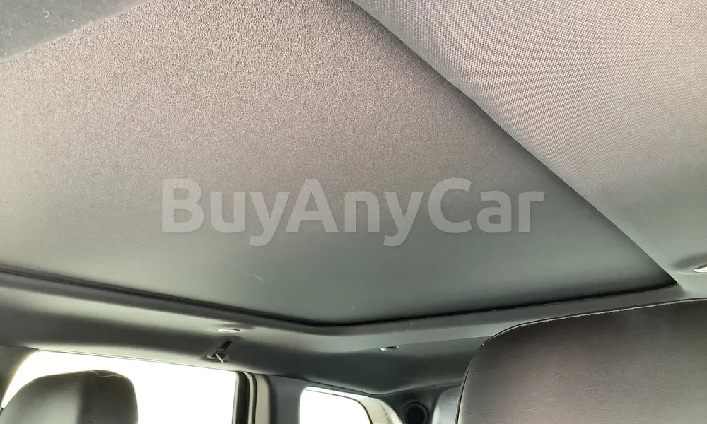 Vehicle photo 10