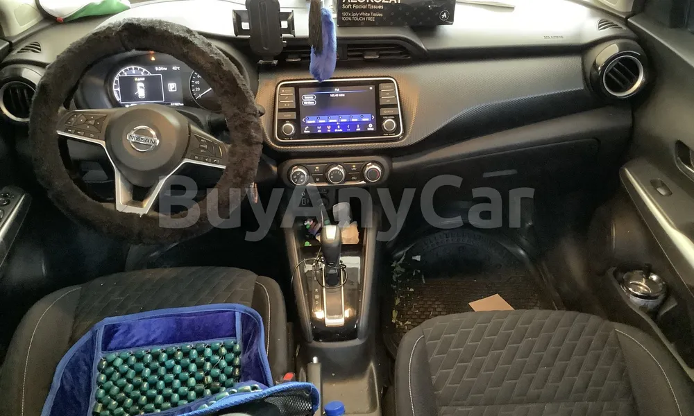Vehicle photo 8
