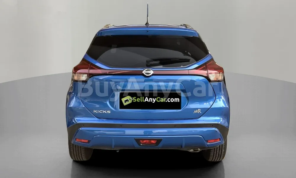 Vehicle photo 2