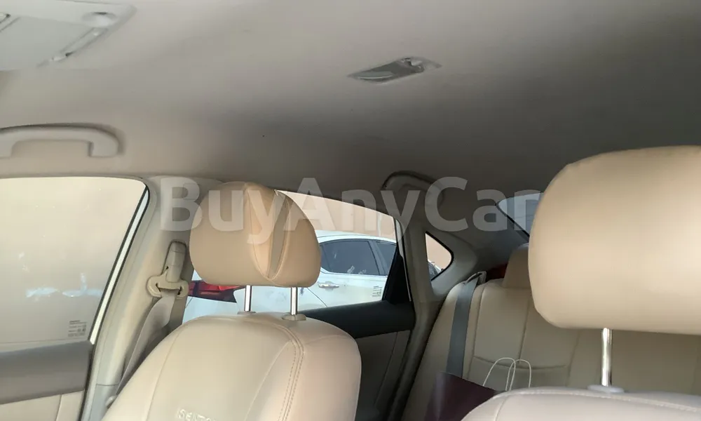 Vehicle photo 8