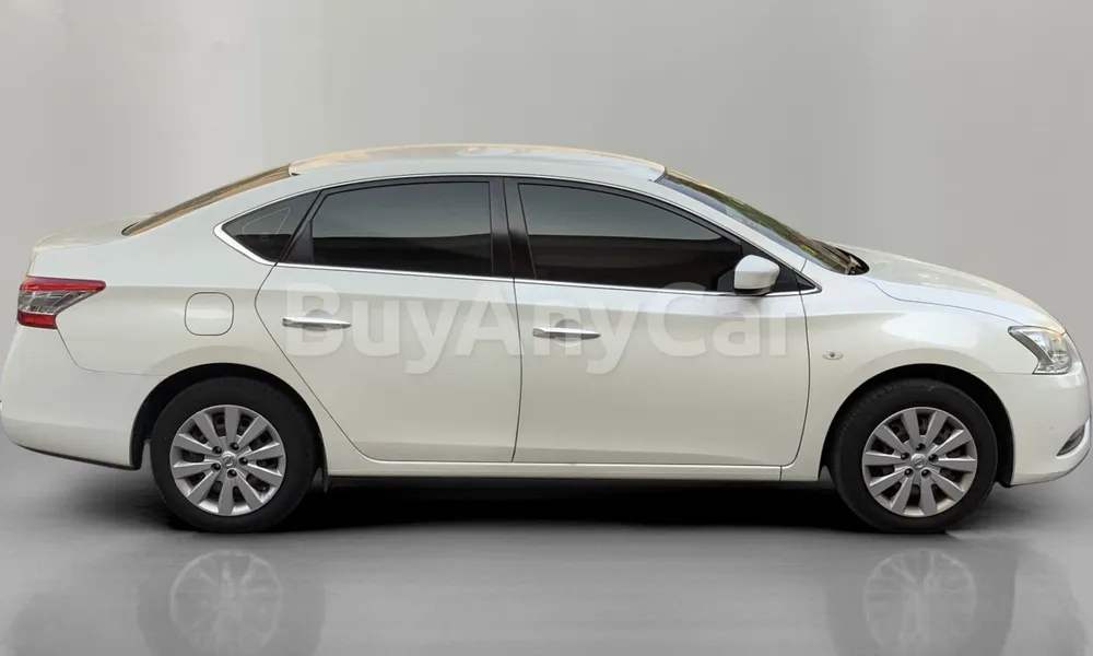 Vehicle photo 3