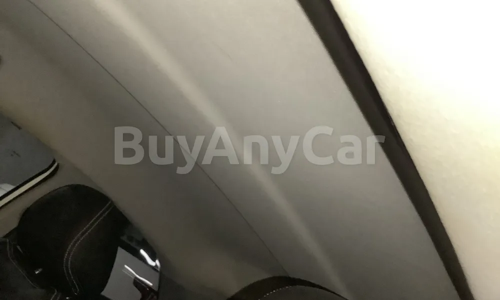 Vehicle photo 9