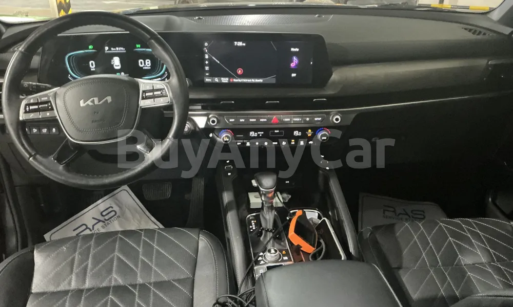 Vehicle photo 8