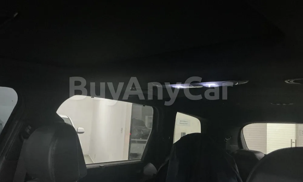 Vehicle photo 10