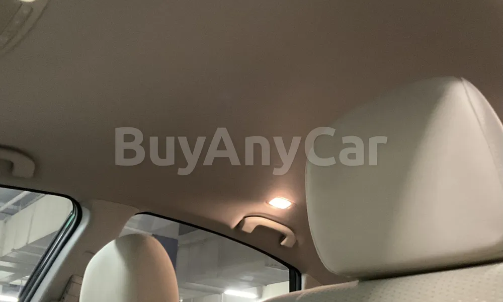 Vehicle photo 9