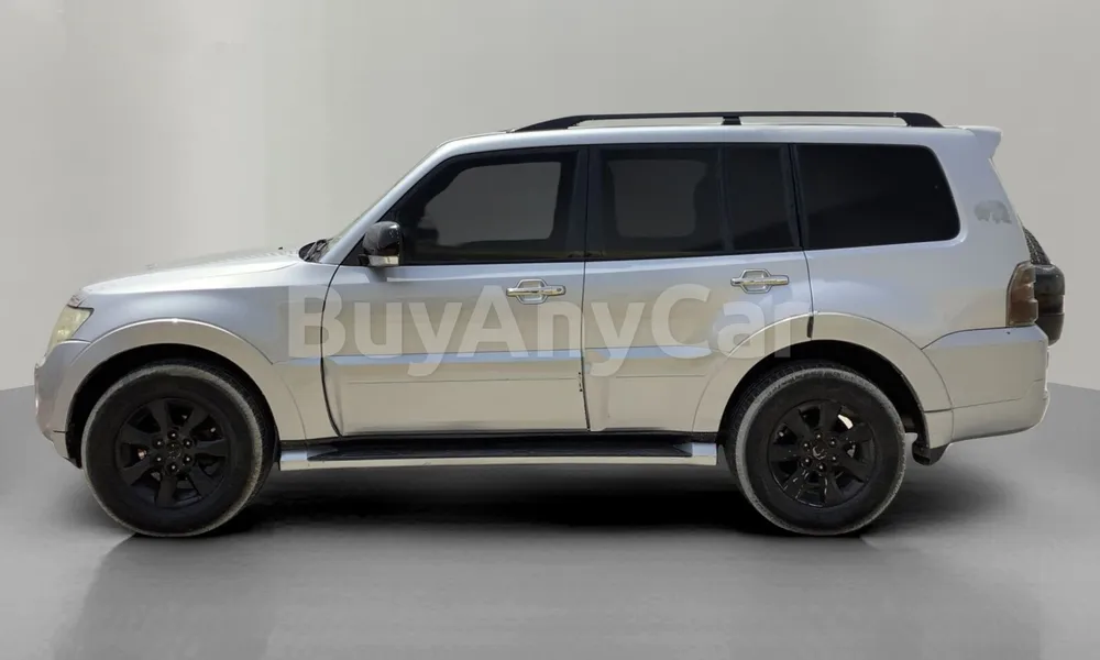 Vehicle photo 6