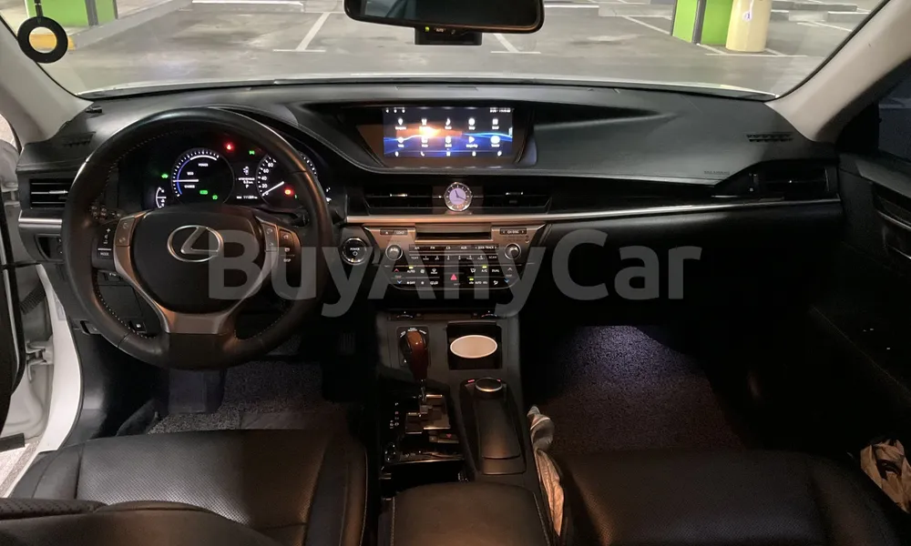 Vehicle photo 6
