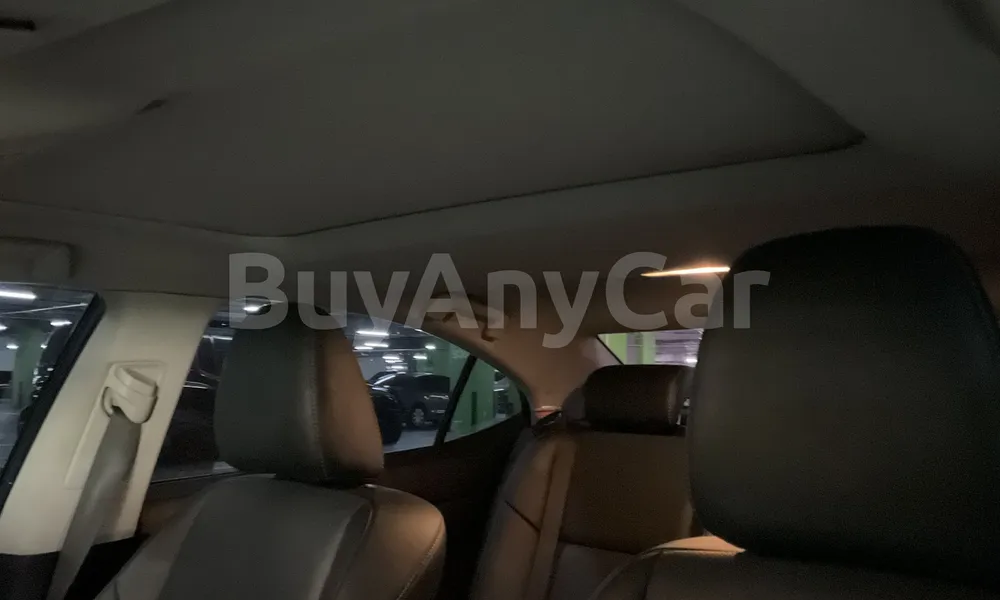 Vehicle photo 8