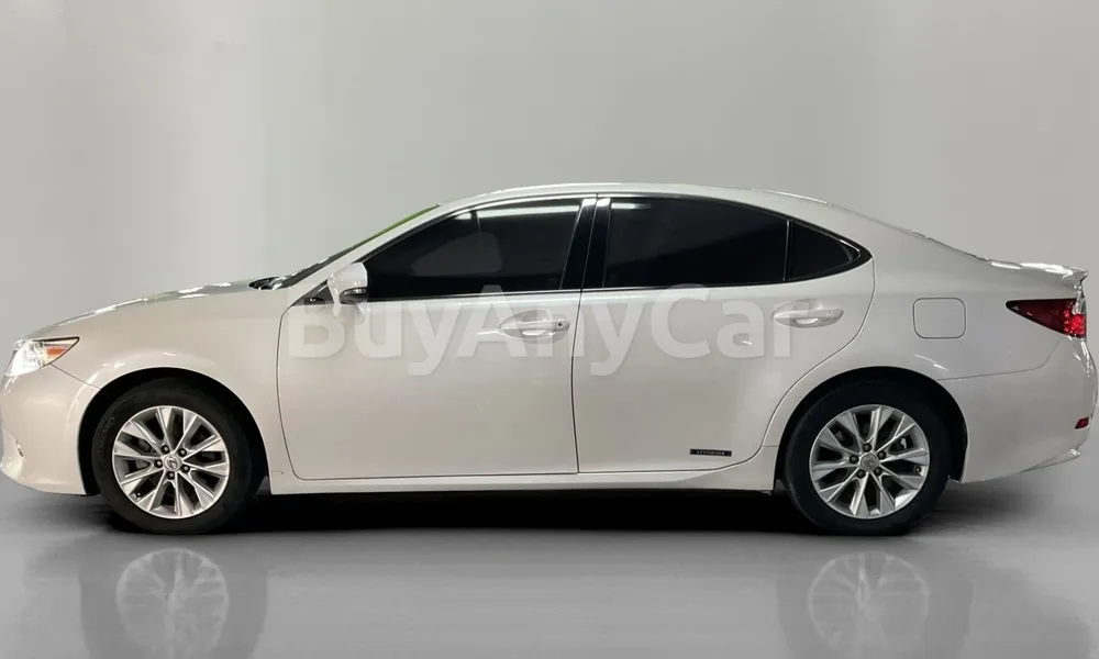 Vehicle photo 4