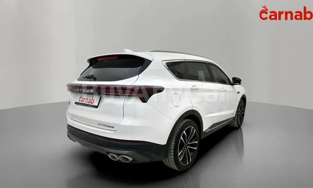 Vehicle photo 8