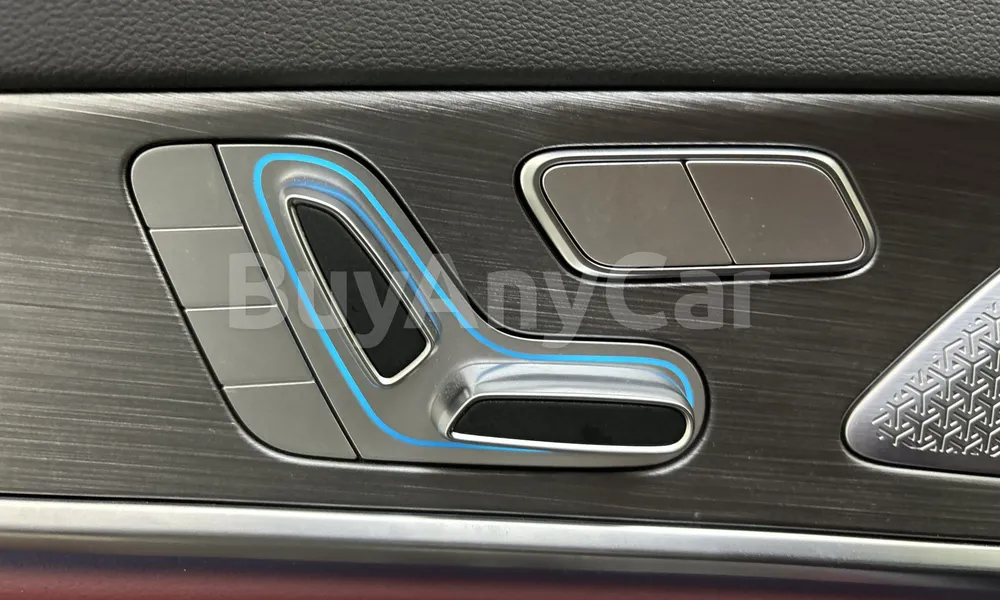 Vehicle photo 14