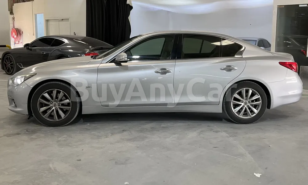 Vehicle photo 4