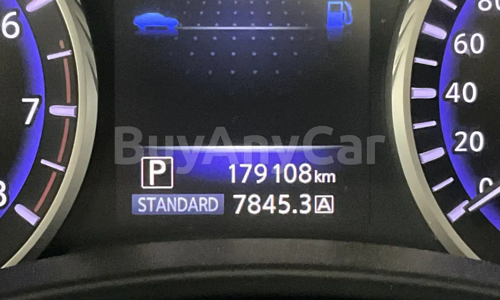 Vehicle photo 7