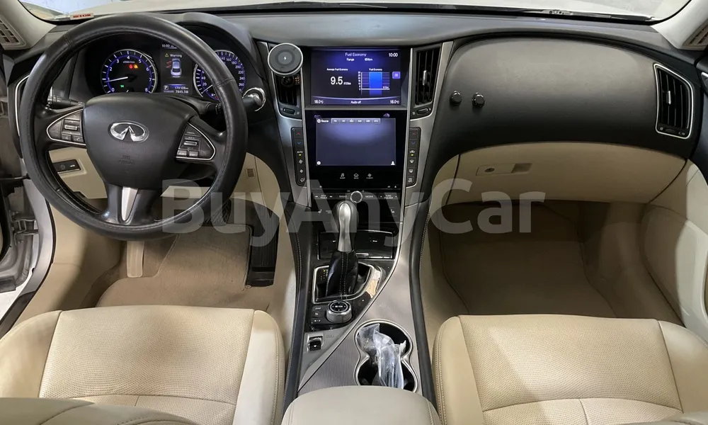 Vehicle photo 9