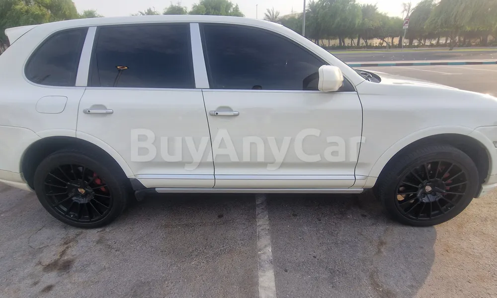 Vehicle photo 4