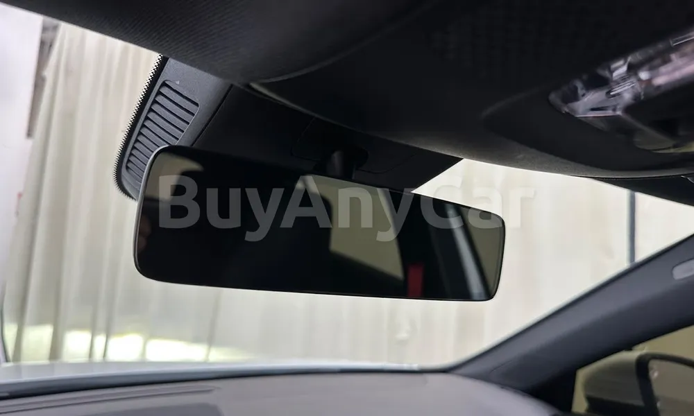 Vehicle photo 14