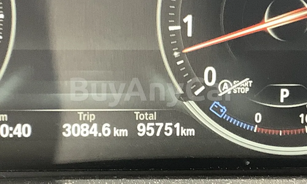 Vehicle photo 8
