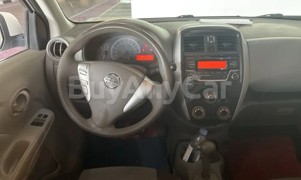 Vehicle photo 8