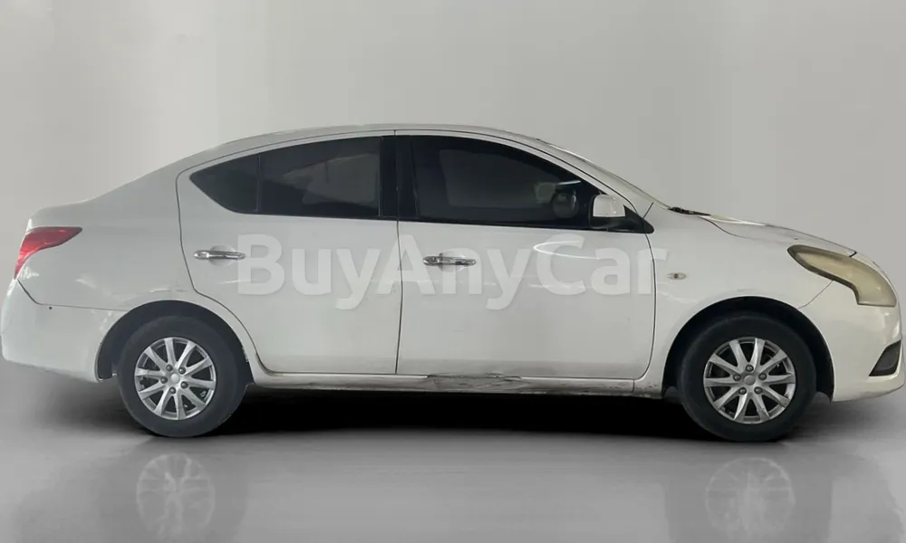 Vehicle photo 3